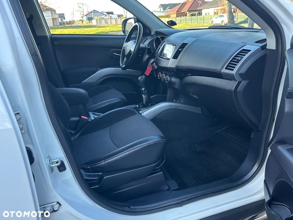 Mitsubishi Outlander 2.0 2WD Invite - 26