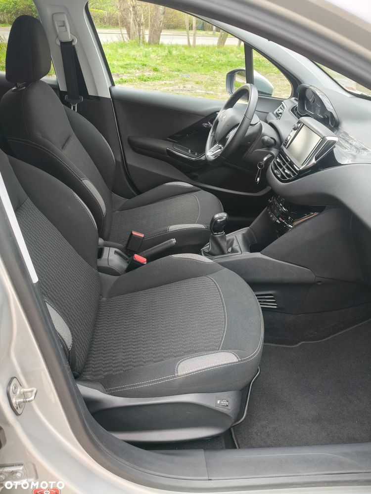 Peugeot 208 Blue-HDi 100 Stop&Start Active - 14