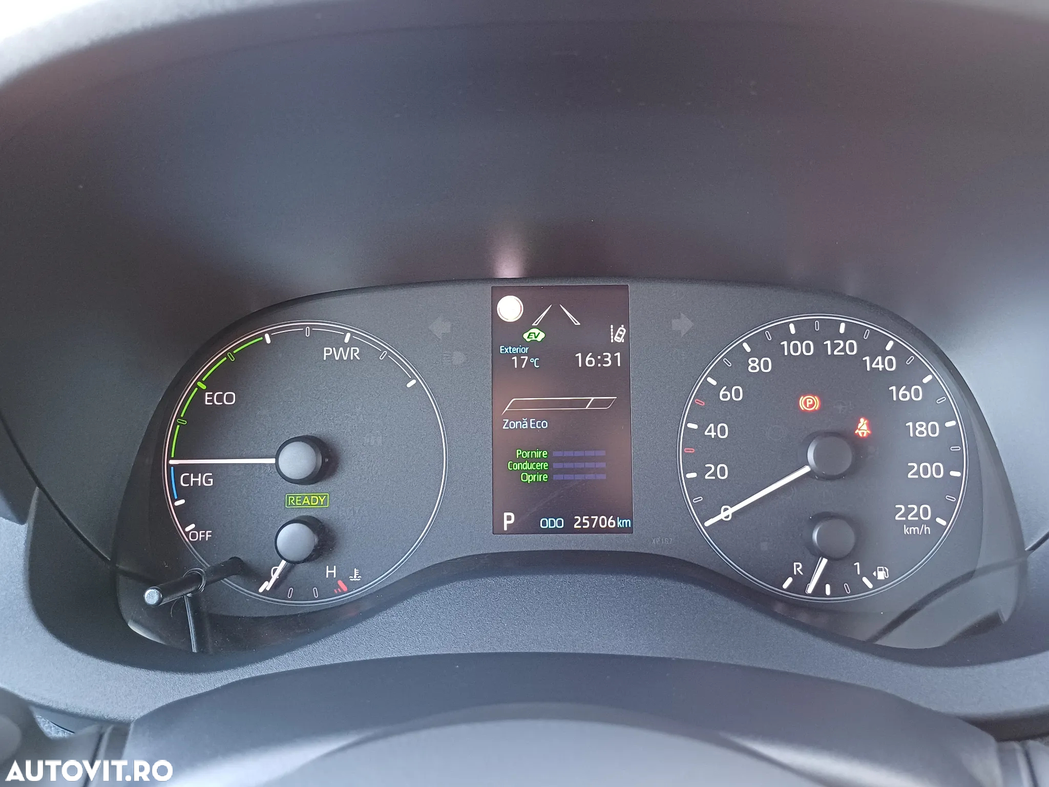 Toyota Yaris 1.5 VVT-i HSD Dynamic - 23