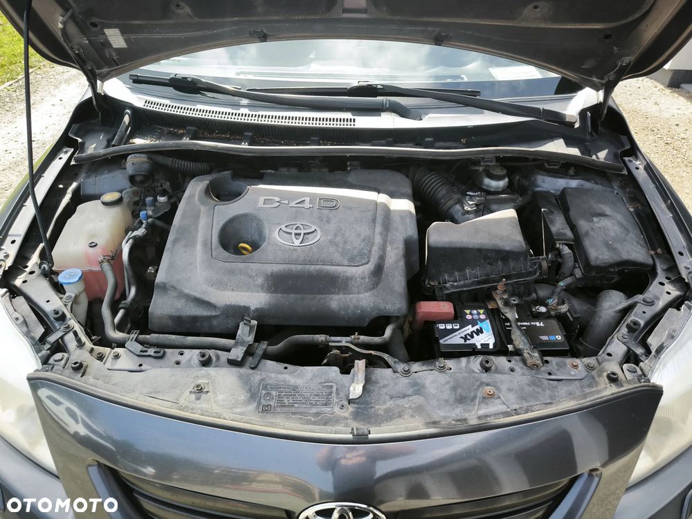 Toyota Corolla - 13