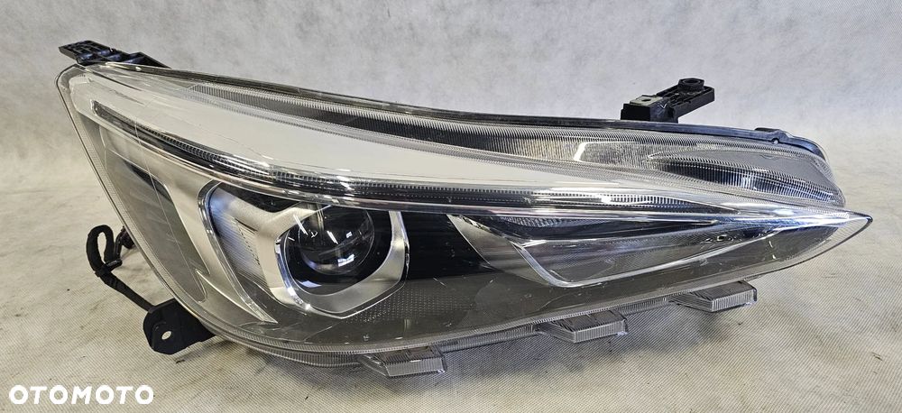 PRAWA LAMPA LED MG 3 11202780 - 1