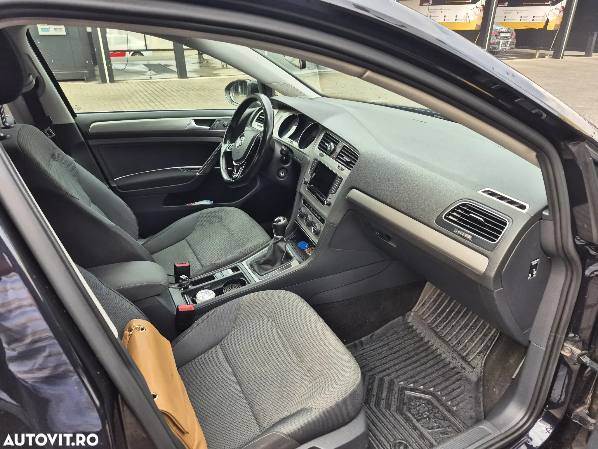 Volkswagen Golf 1.2 TSI BlueMotion Technology Comfortline - 17