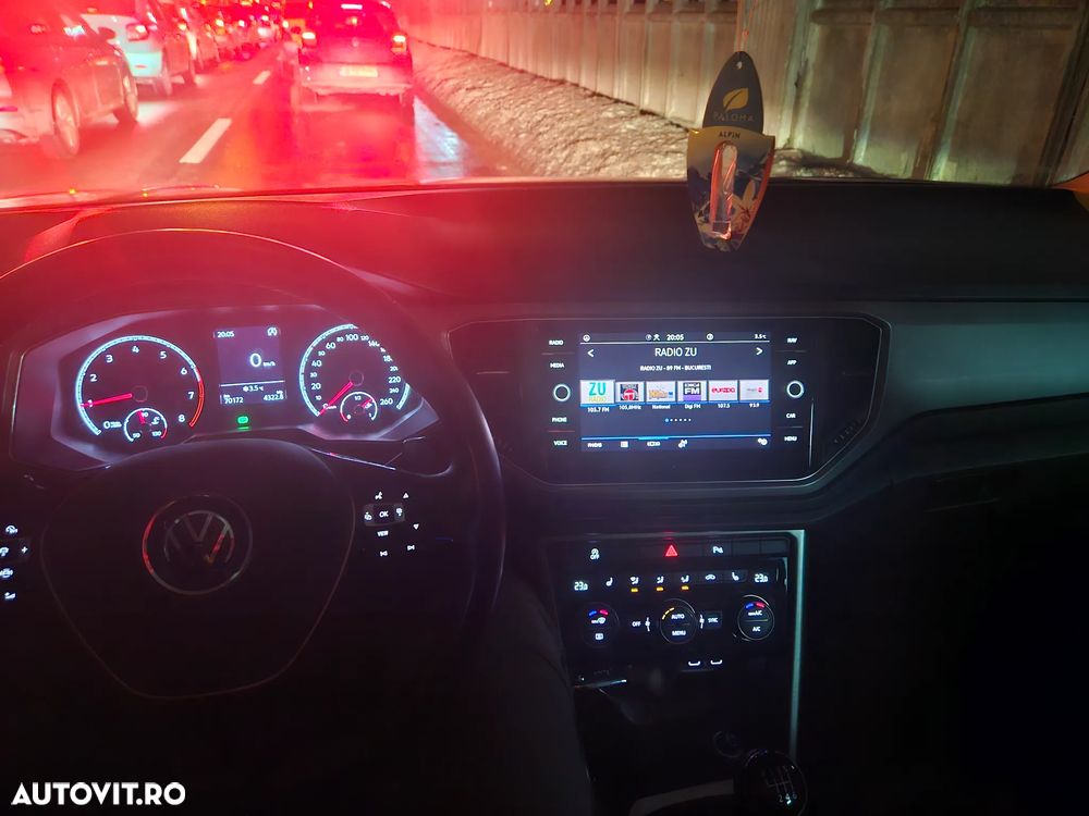 Volkswagen T-Roc 1.0 TSI Base - 2