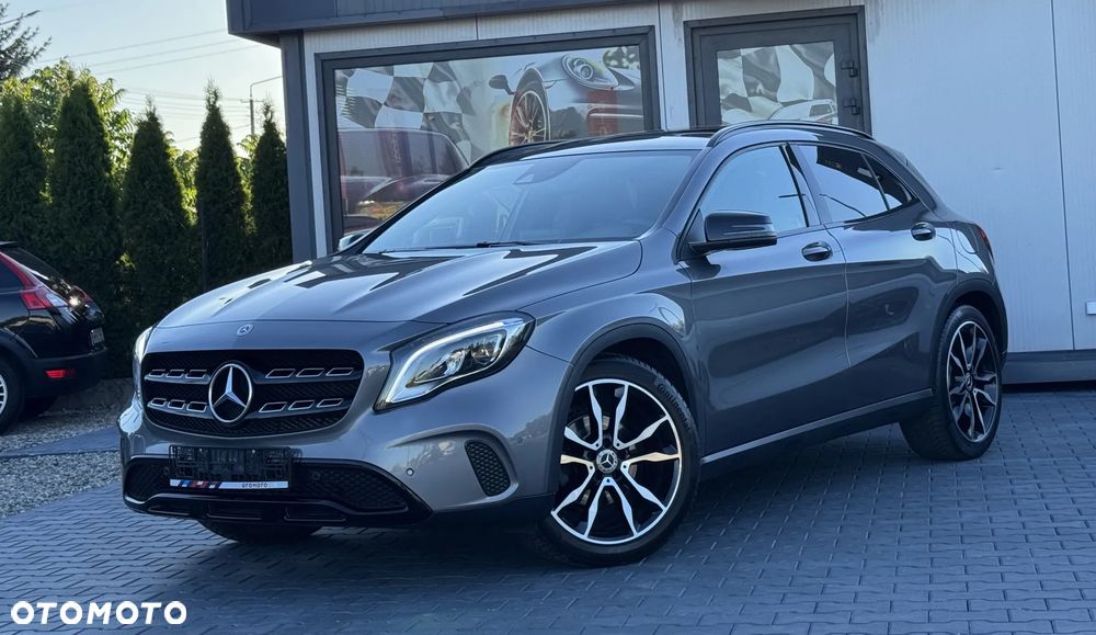 Mercedes-Benz GLA 200 7G-DCT - 2