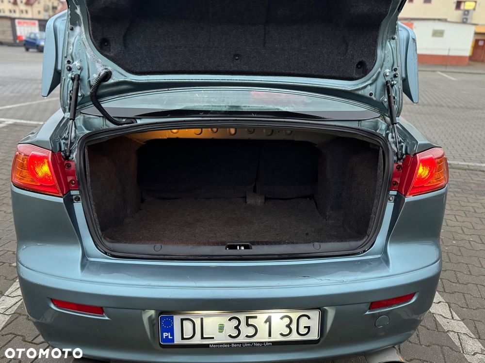 Mitsubishi Lancer 1.8 CVT Invite - 21