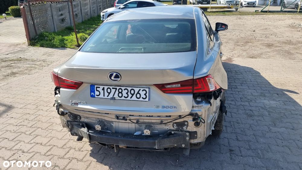 Lexus IS 300h Elegance - 15
