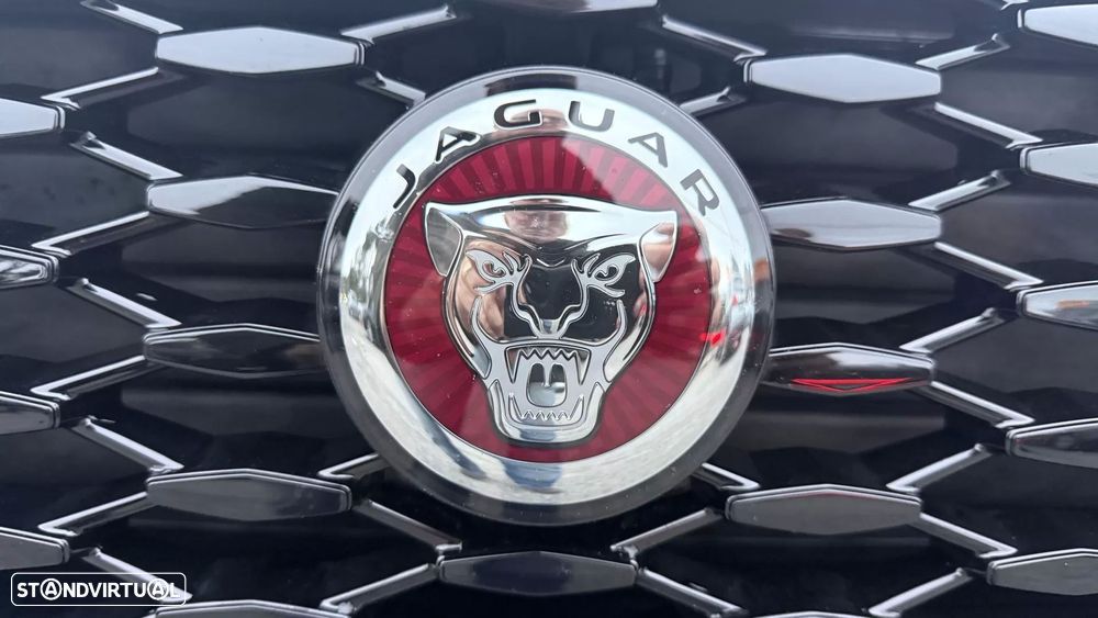 Jaguar E-Pace 1.5 P300e R-Dynamic SE AWD Aut. - 14