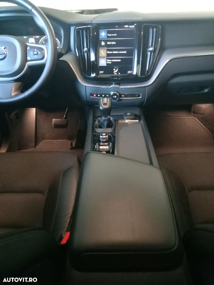 Volvo XC 60 D4 Momentum Pro - 33