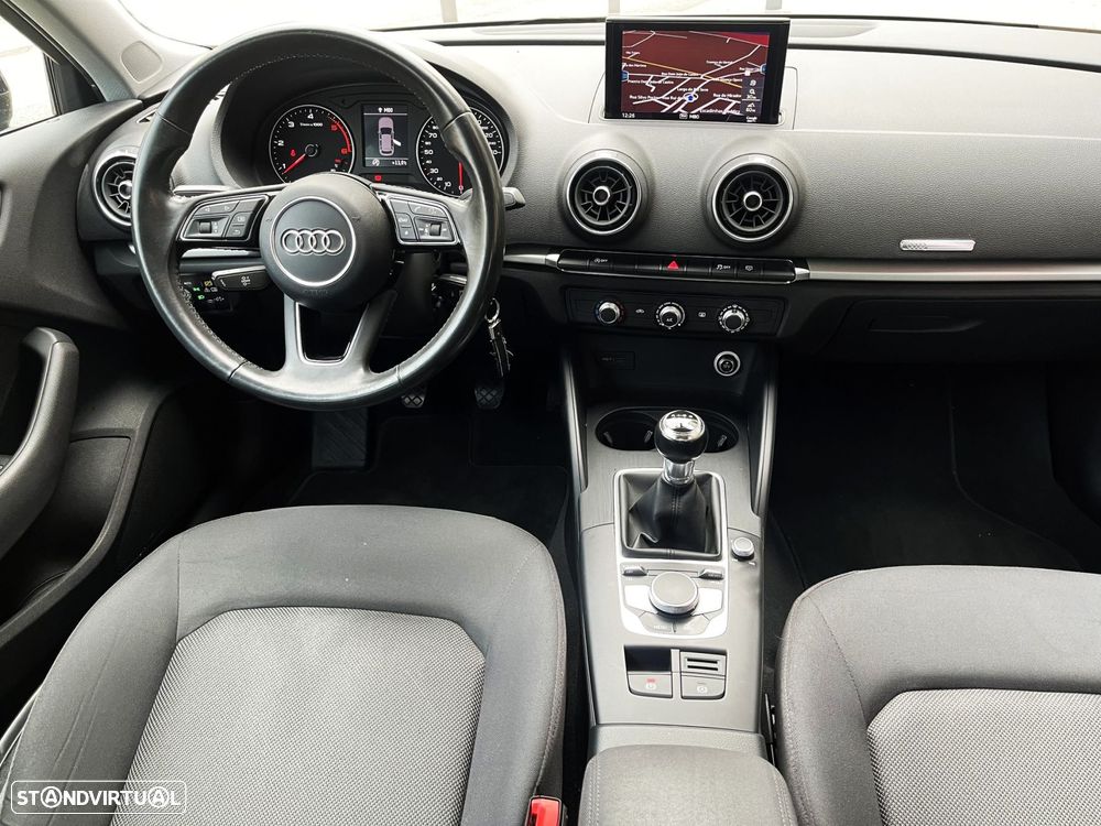 Audi A3 Sportback 1.6 TDI Design - 4