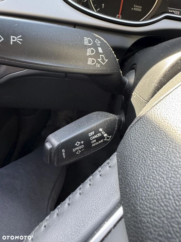 Audi A4 Avant 2.0 TDI ultra - 15