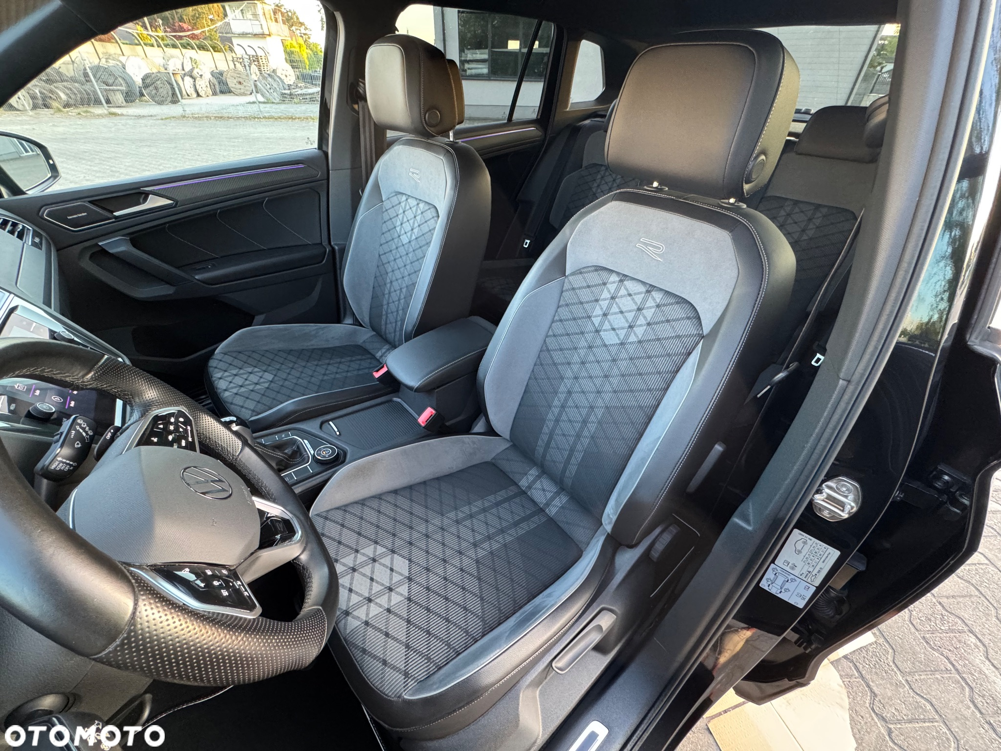 Volkswagen Tiguan 2.0 TDI SCR 4Mot R-Line DSG - 35