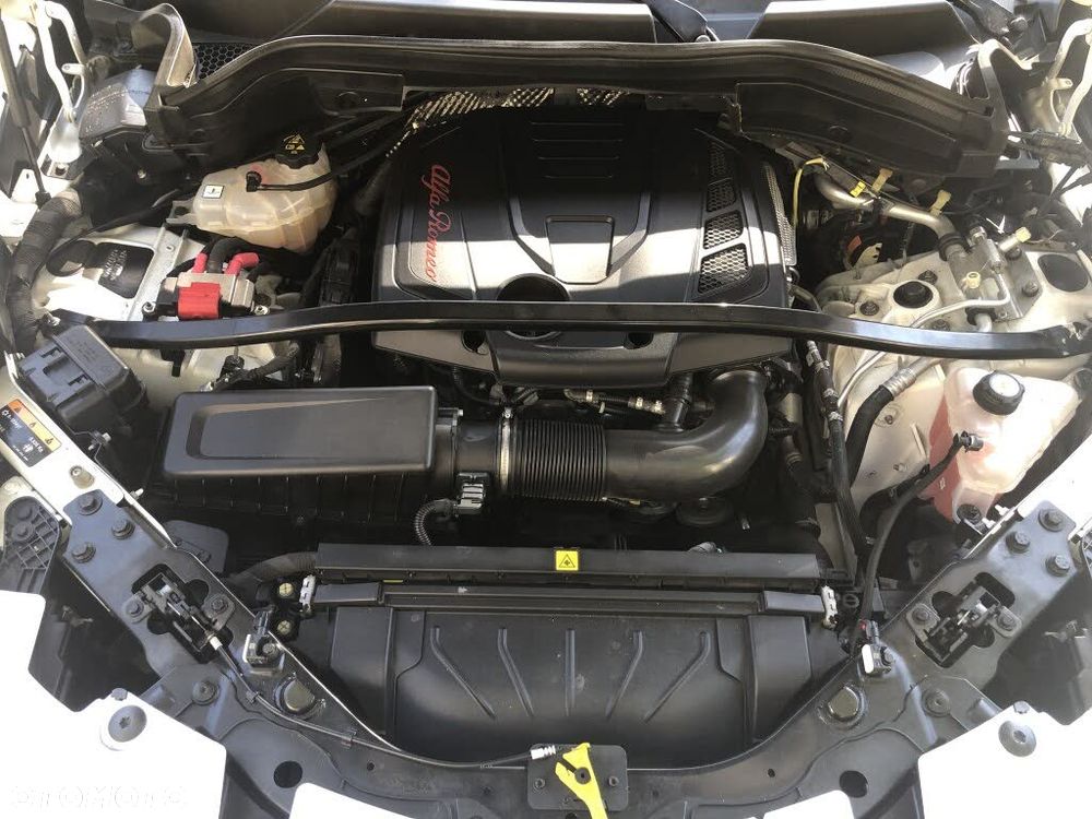 Alfa Romeo Stelvio 2.0 Turbo 16V AT8-Q4 Lusso - 10