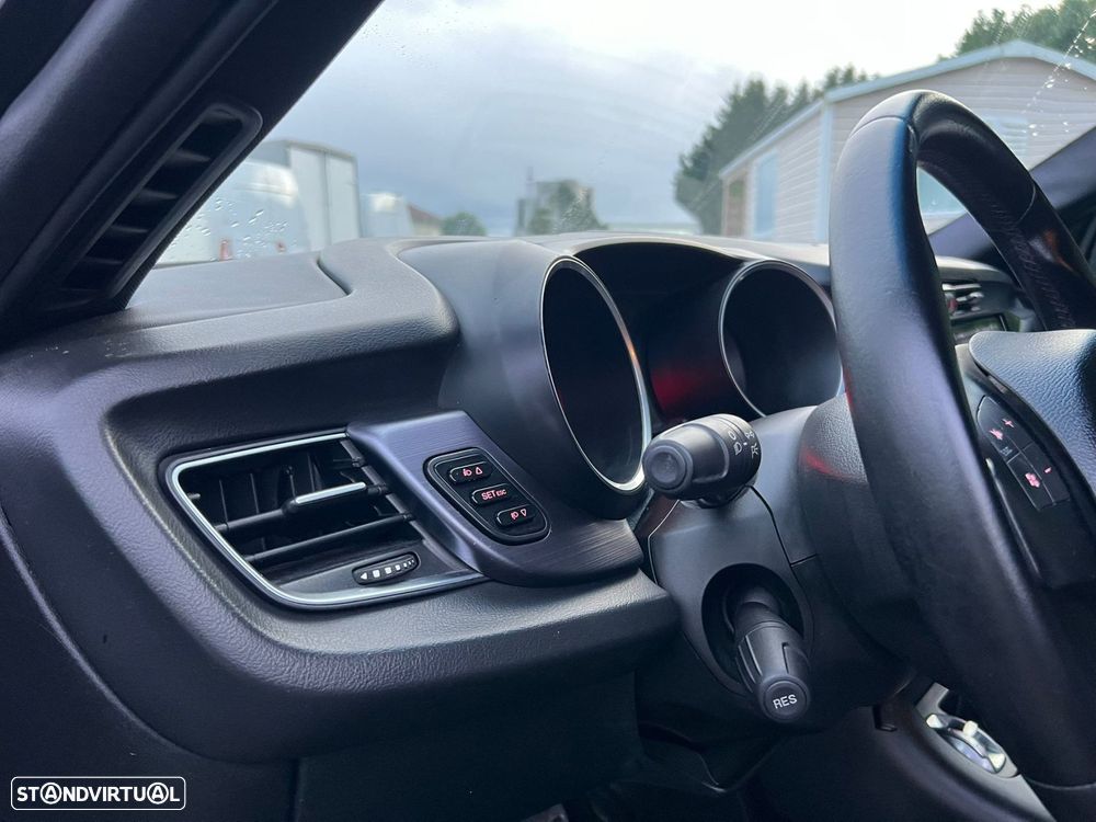 Alfa Romeo Giulietta 1.6 JTDM Distinctive - 29