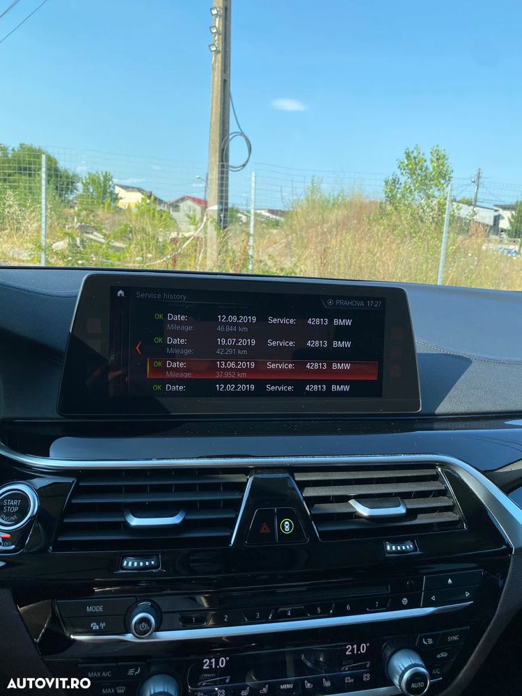 BMW Seria 5 540i xDrive AT - 32