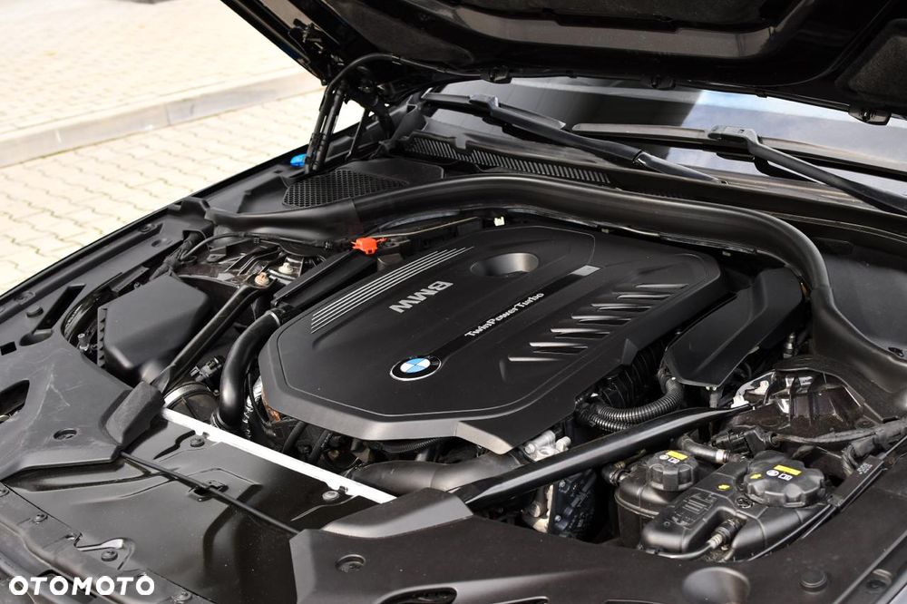 BMW Seria 5 540i xDrive Sport Line - 36