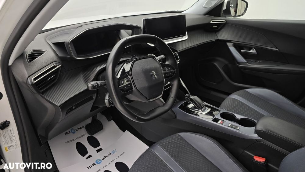 Peugeot 2008 1.5 BlueHDI STT EAT8 Allure - 13