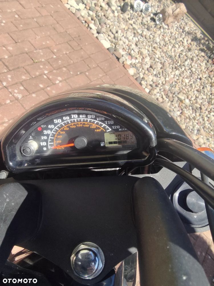 Suzuki Boulevard - 8