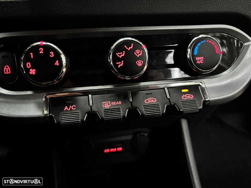 Kia Rio 1.1 CRDi LX ISG - 17