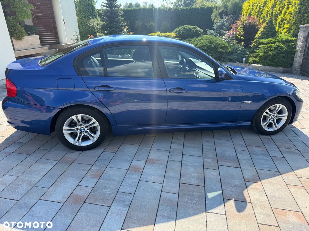 BMW Seria 3 320i - 11