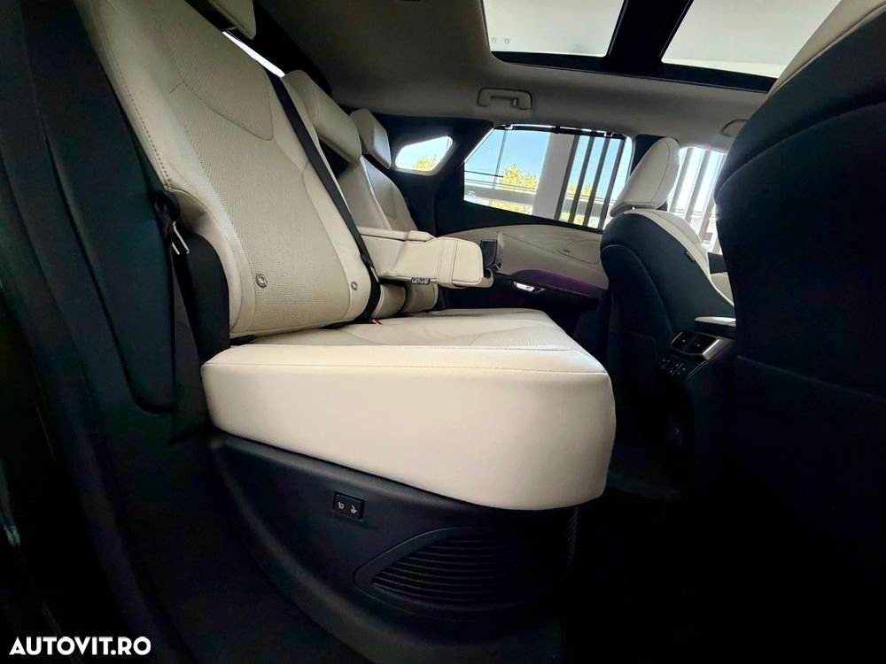Lexus Seria RX 450h+ E-Four PHEV Luxury - 36