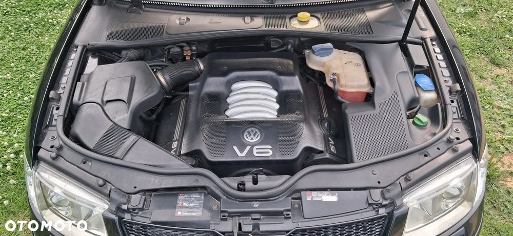 Volkswagen Passat 2.8 V6 4Mot Highline - 10