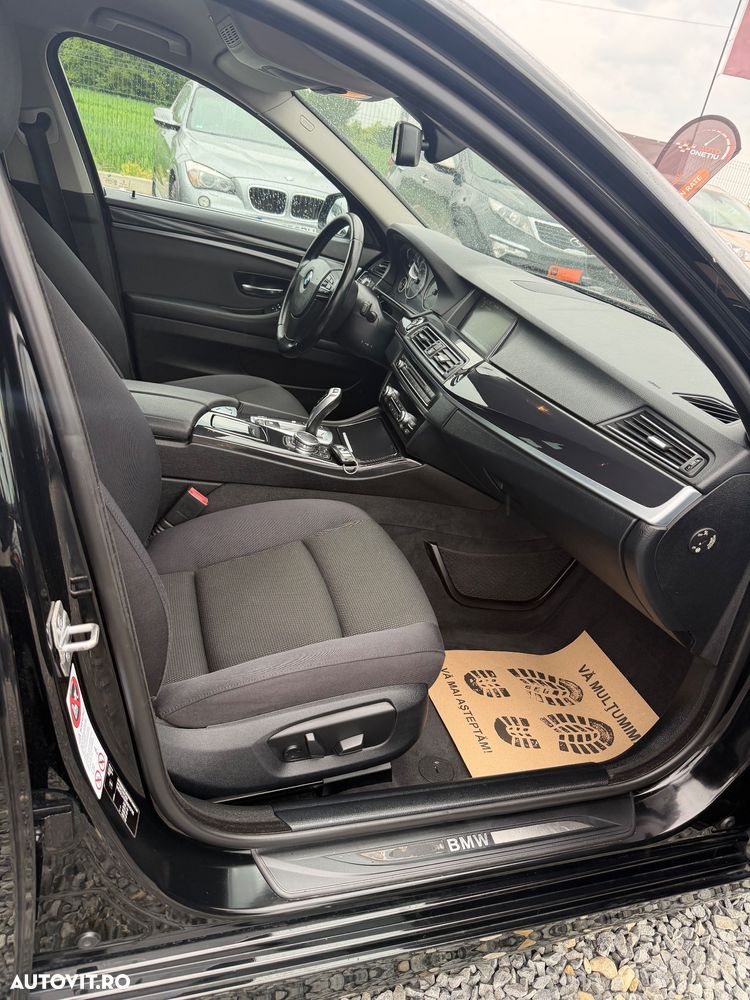 BMW Seria 5 520d Aut. Luxury Line - 12