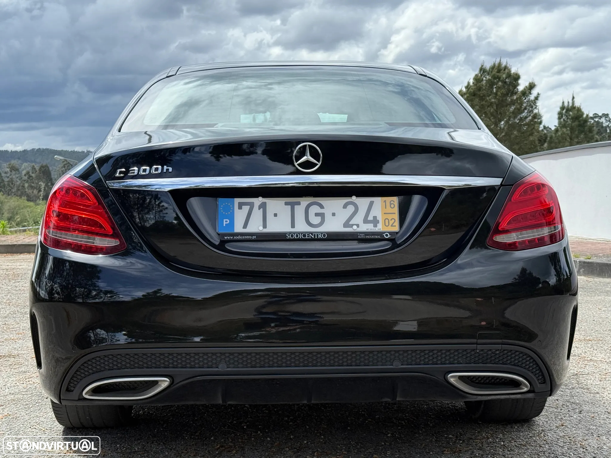 Mercedes-Benz C 300 h AMG Line - 12