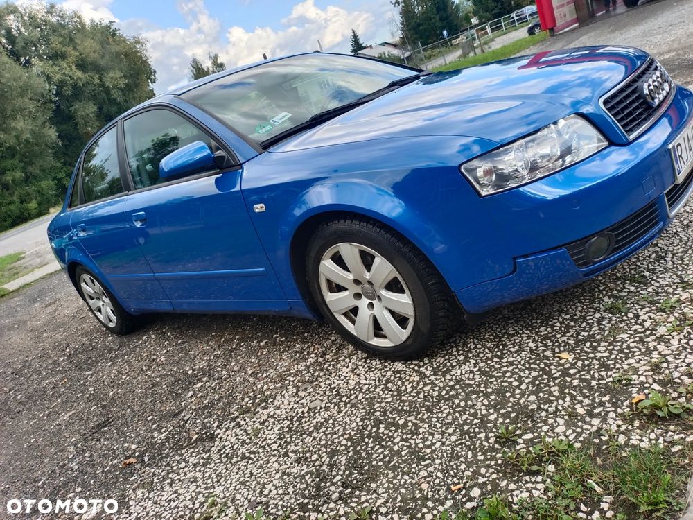 Audi A4 Limousine - 5