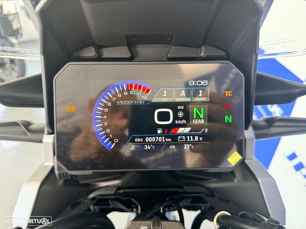 Suzuki DL 1050RR - 5