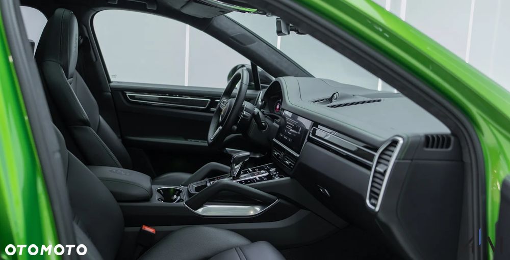 Porsche Cayenne - 18