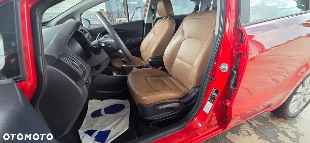 Kia Rio 1.2 Fifa World Cup Edition - 31