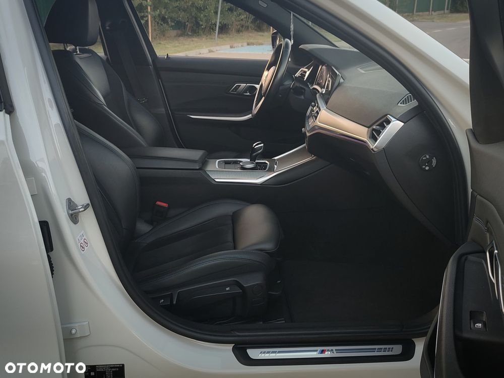 BMW Seria 3 318d M Sport - 30
