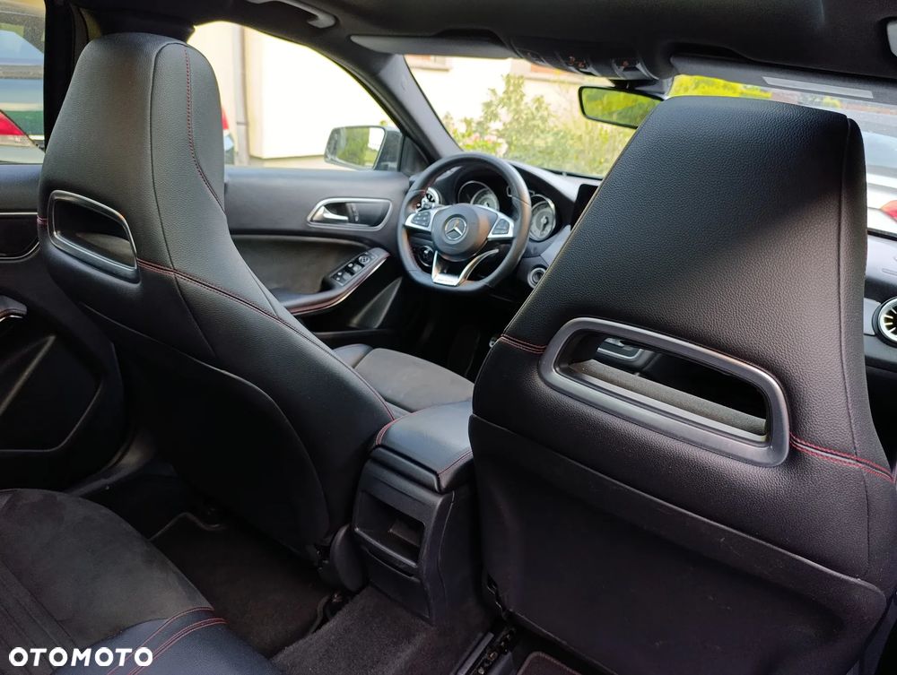 Mercedes-Benz GLA 250 AMG Line - 34