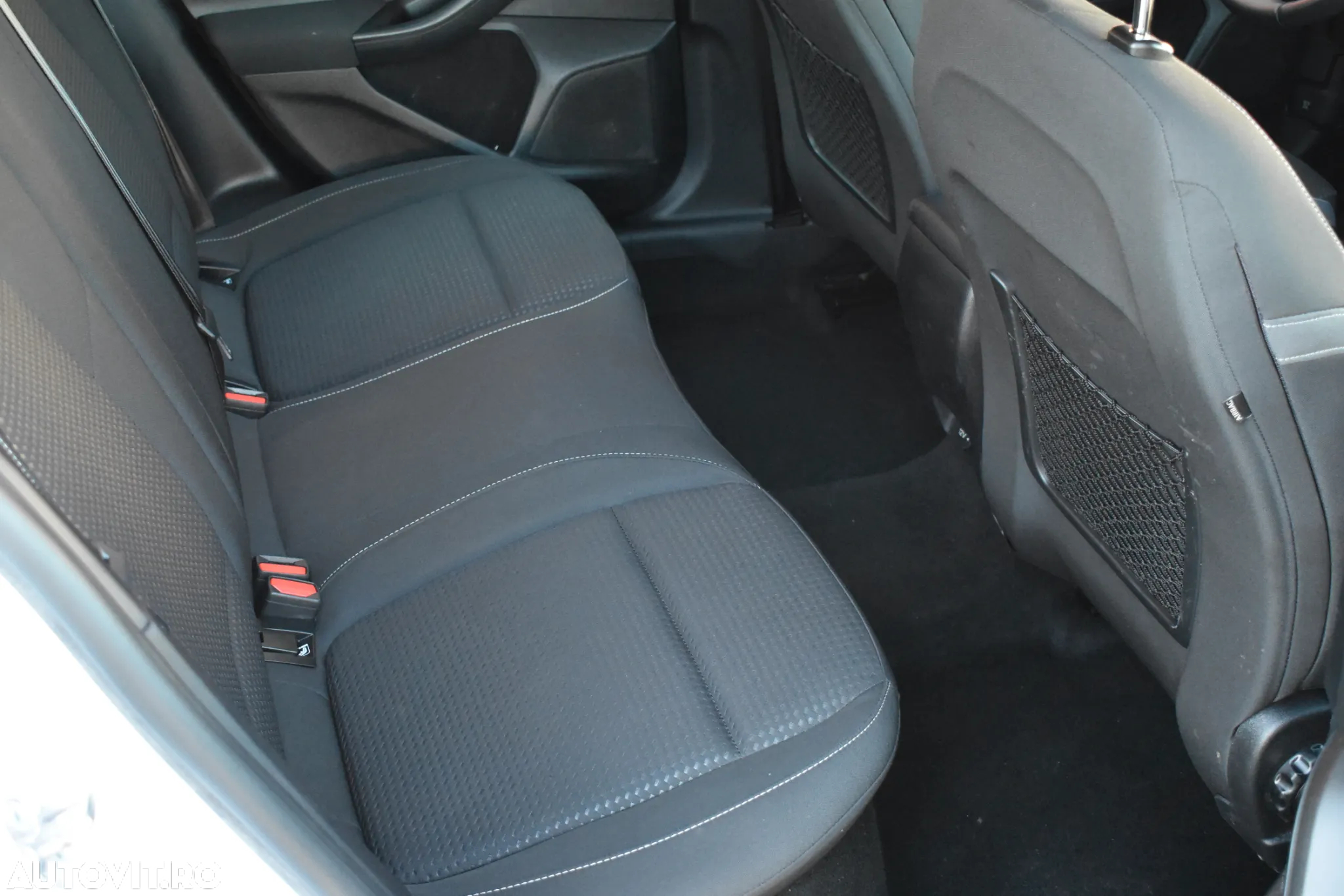 Ford Focus 1.5 EcoBlue Start-Stopp-System TITANIUM - 9