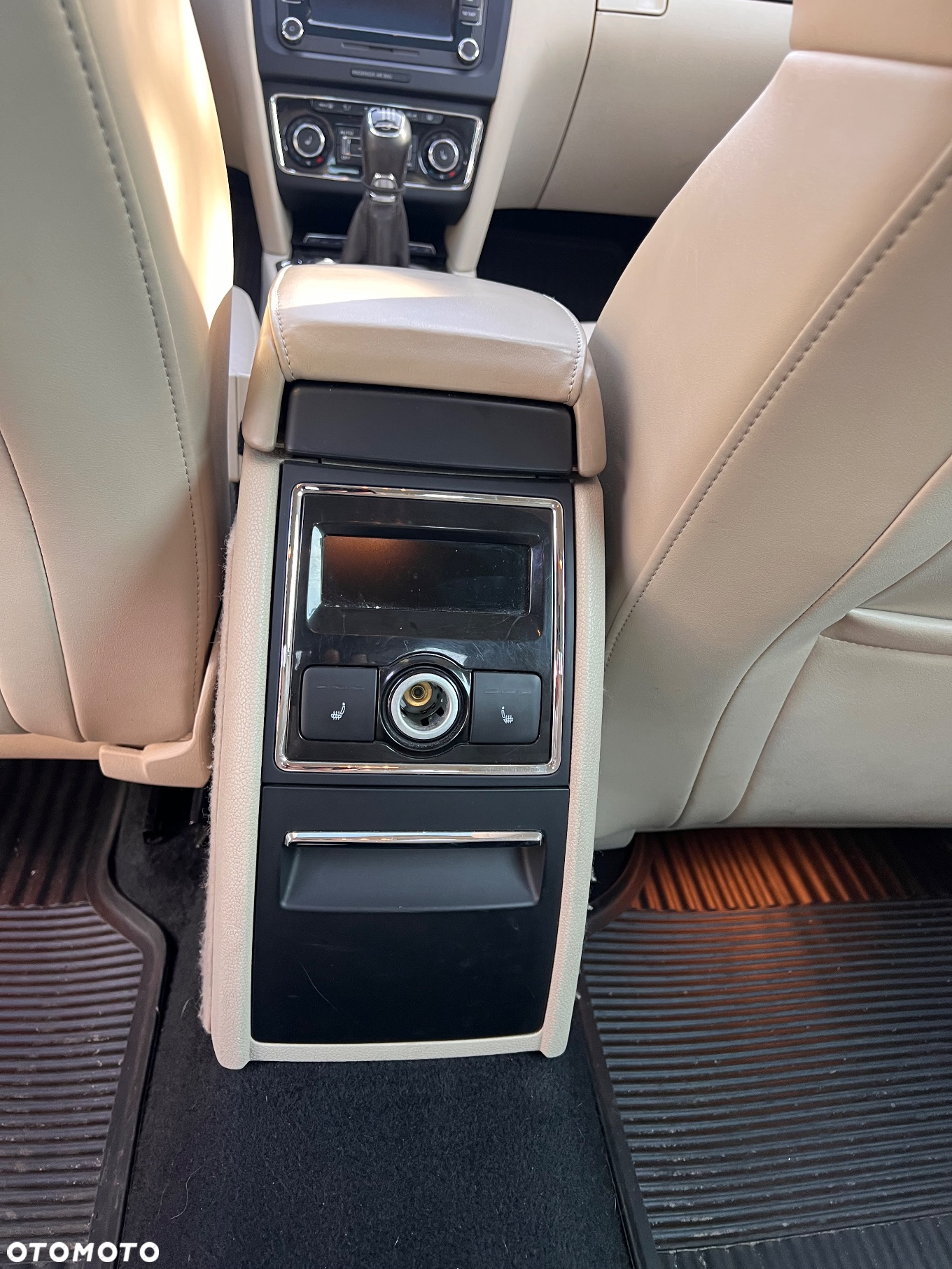 Skoda Superb 2.0 TDI L&K - 9