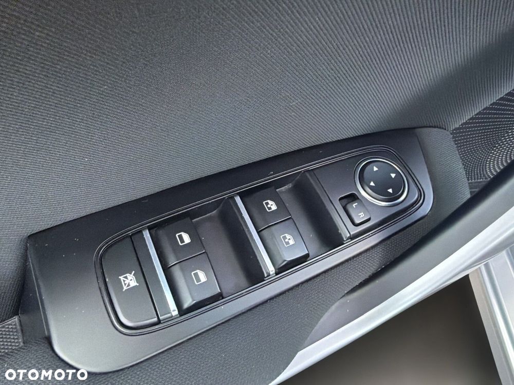 Kia Ceed - 24