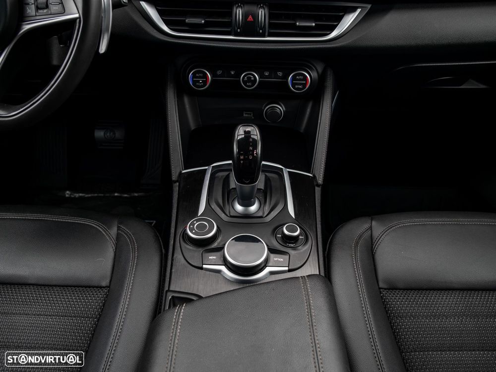 Alfa Romeo Stelvio 2.2 D Super AT8 - 29