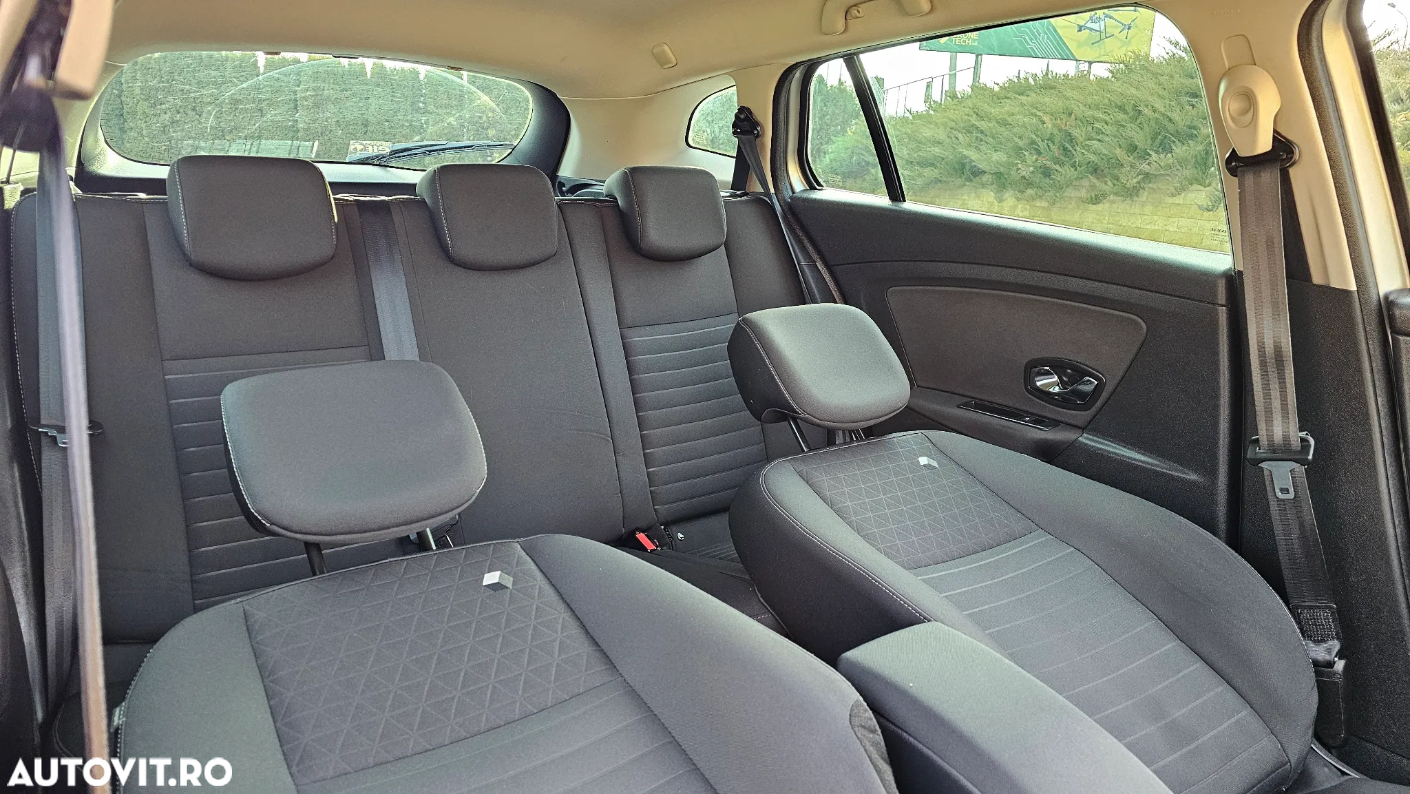 Renault Megane ENERGY TCe 130 LIMITED - 13