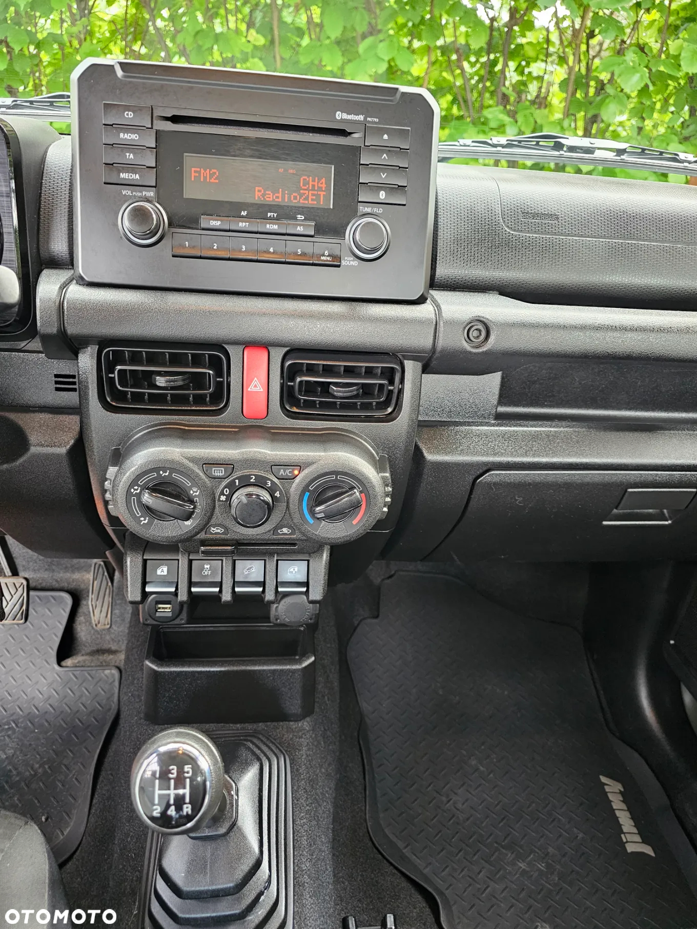 Suzuki Jimny 1.5 Premium - 21