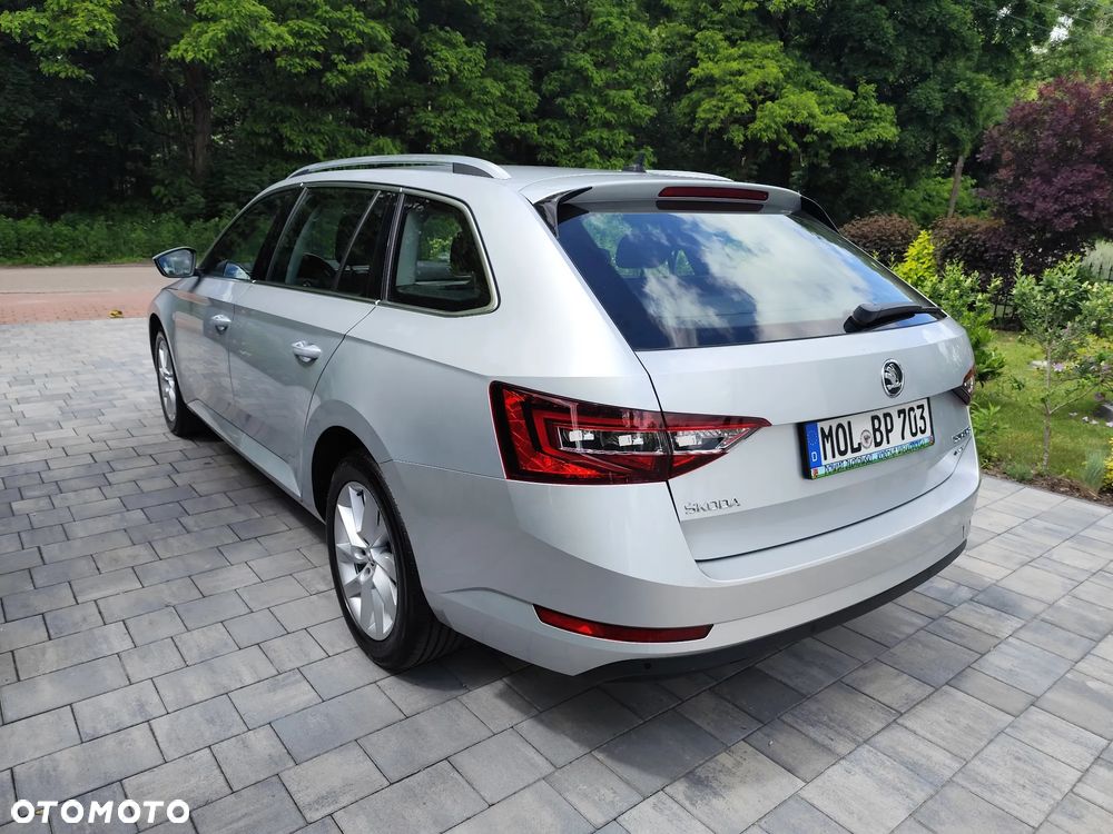 Skoda Superb 2.0 TDI SCR 4x4 Style DSG - 8