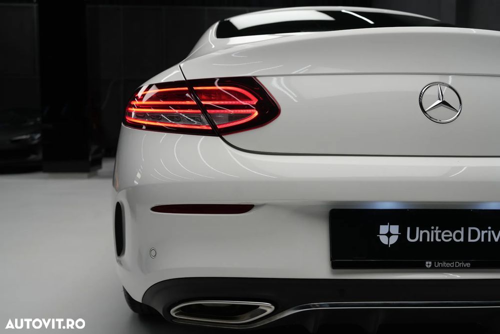 Mercedes-Benz C 400 4MATIC Coupe - 30