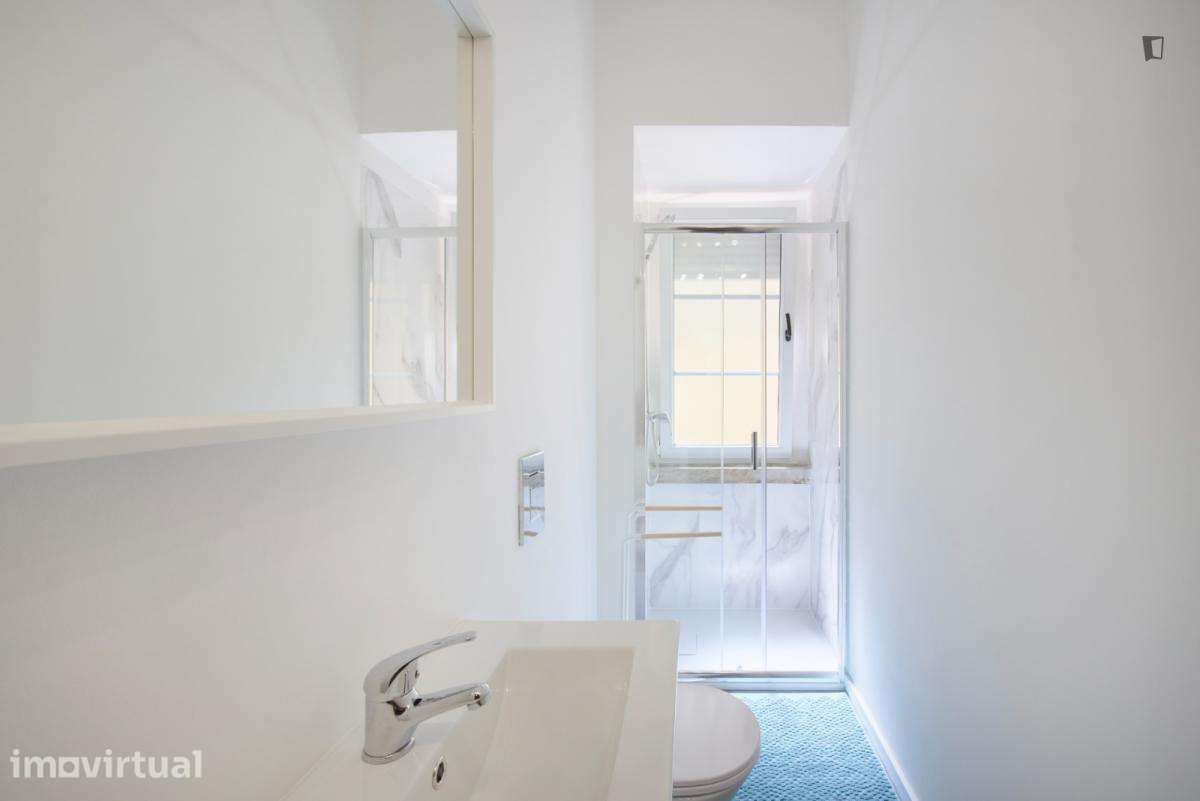 Quarto - localizado em Marquês de Pombal Lisbon - Grande imagem: 4/46