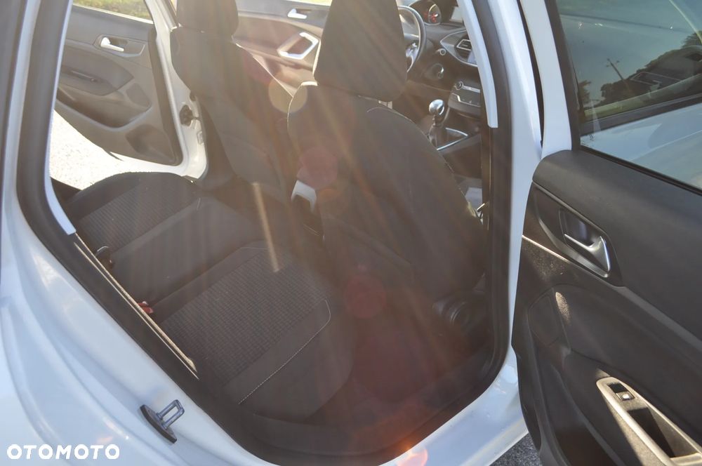 Peugeot 308 BlueHDi FAP 130 Stop & Start Style - 19