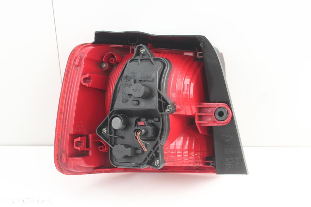 LAMPA PRAWY TYŁ TYLNA VW TOURAN 1T3 10-16R - 4