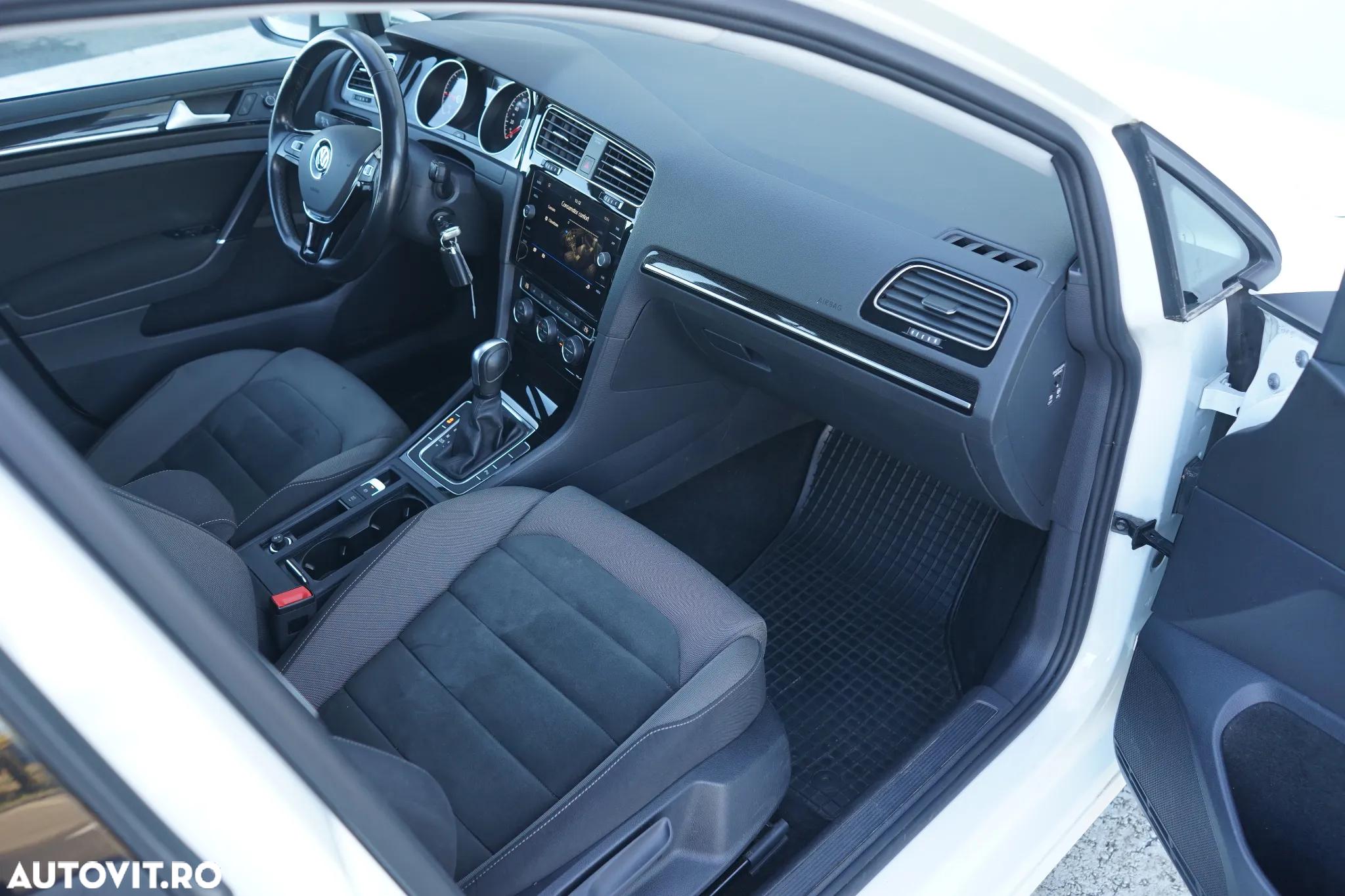 Volkswagen Golf Variant 2.0 TDI SCR DSG Highline - 21
