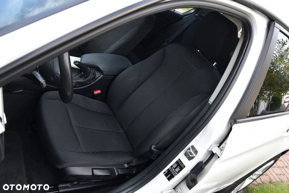 BMW Seria 3 - 15