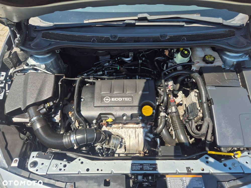 Opel Astra 1.4 Turbo Cosmo - 27