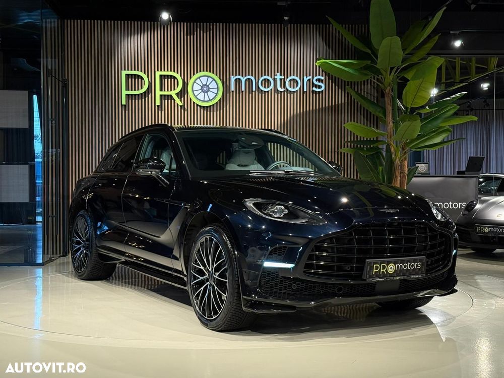Aston Martin DBX - 5