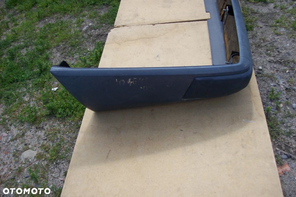 ZDERZAK TYLNY MERCEDES W124 SEDAN - 2