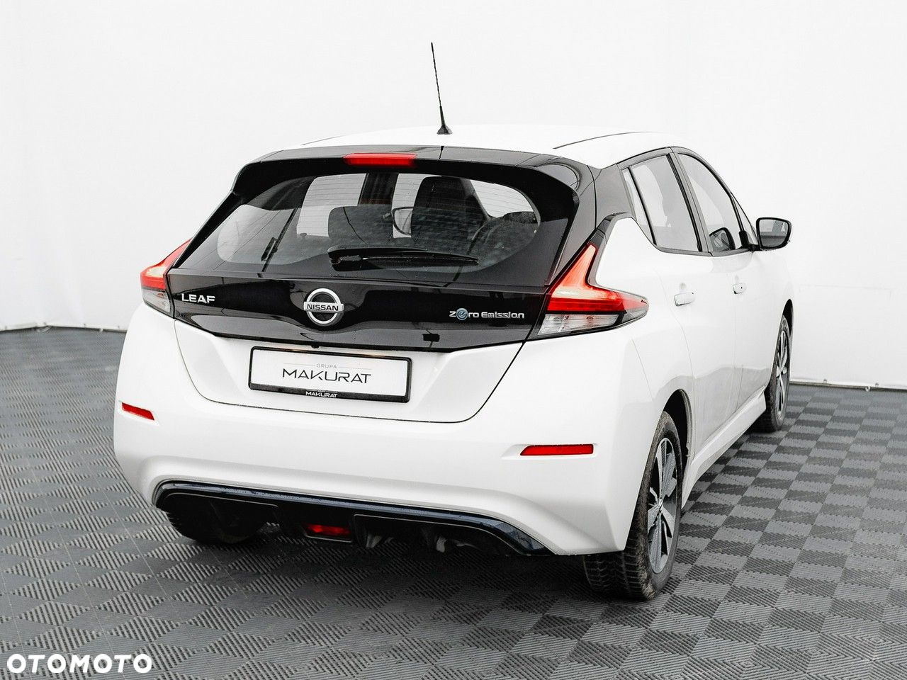 Nissan Leaf - 6
